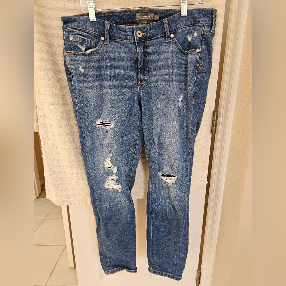Torrid Skinny Bombshell distressed jeans